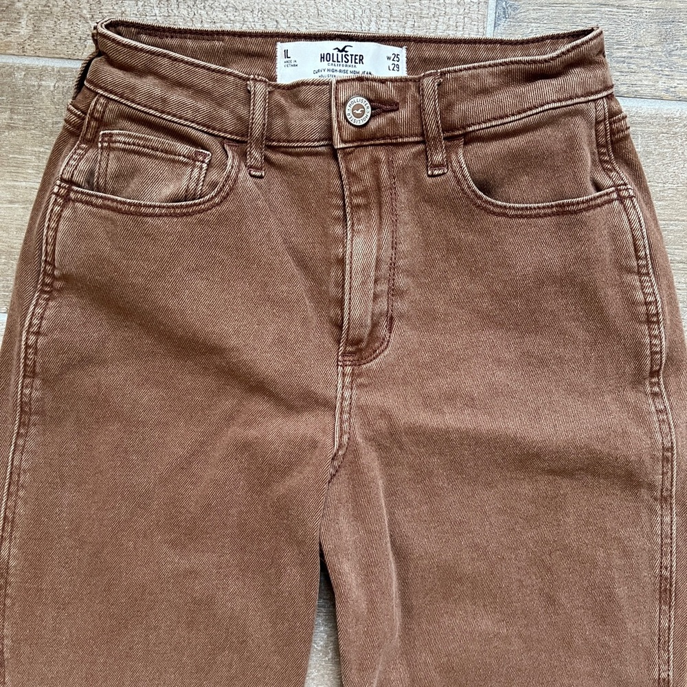 Hollister Brown Curvy High Rise Mom Jeans Women’s 1L (W25/L29) - Picture 5 of 6